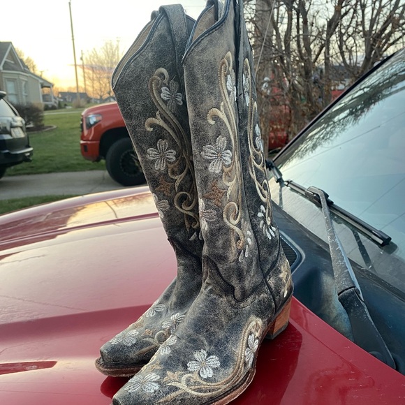 Corral Shoes - Corral Boots Size 7.5
